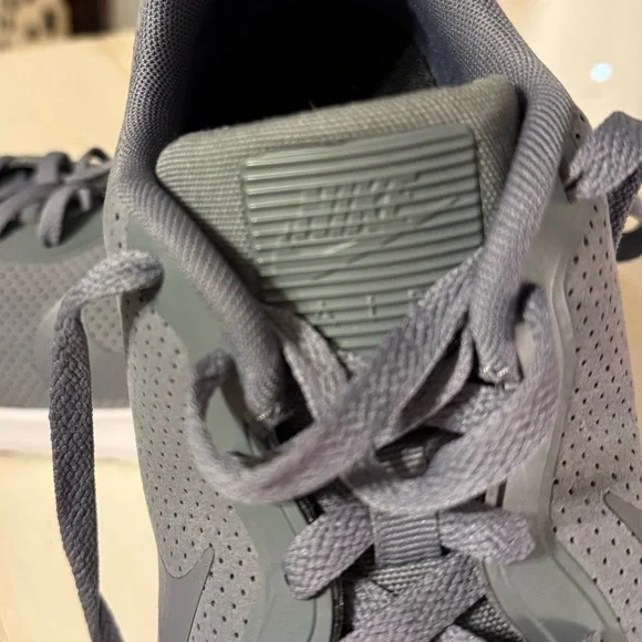 Nike 827177-002 Air Max Turbulence LS
Cool Grey 11.5 - Picture 9 of 11